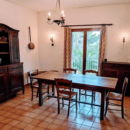-villa Les Pins- Holiday home *